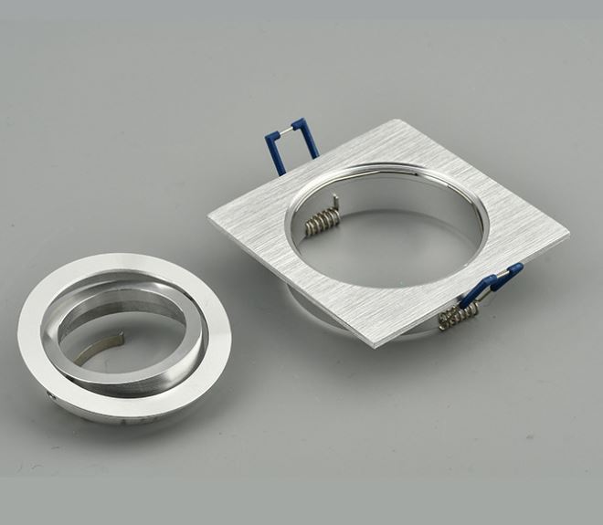 Aro Empotrable Cuadrado Basculante Plateado Para GU10 LY24-04-AL