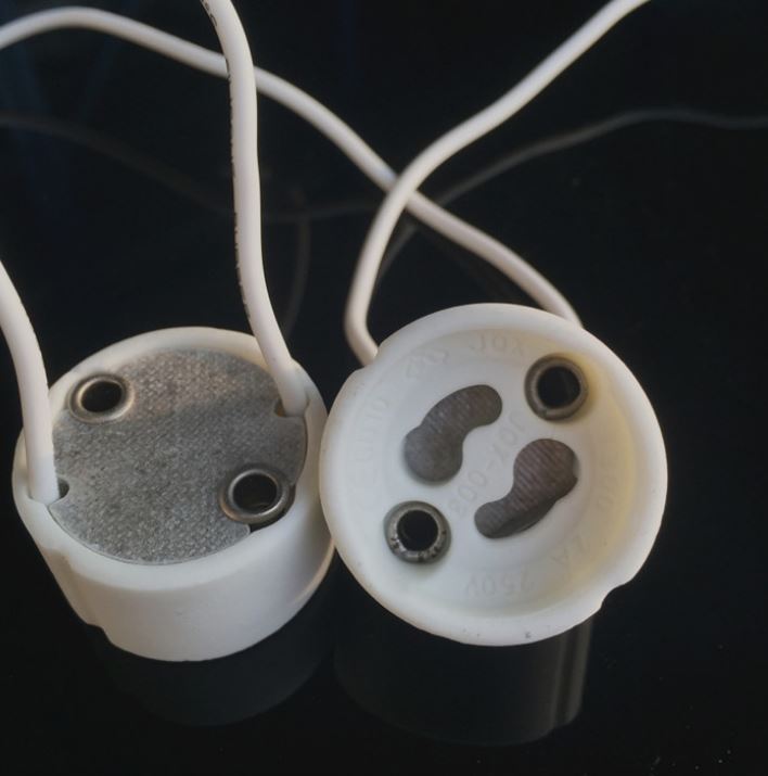 Casquillo GU10 de Cerámica con Cable Siliconado – Alta Resistencia Térmica