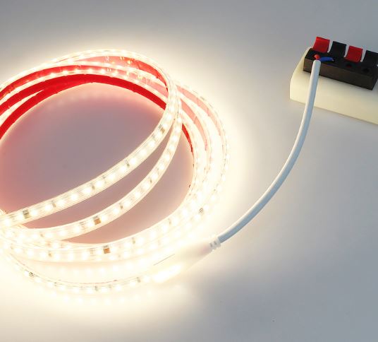 Tira LED Directo 220V Autoadhesiva IP54 2700K SMD2835 10w/m 1000lm/m 120chips/m Corte 10cm